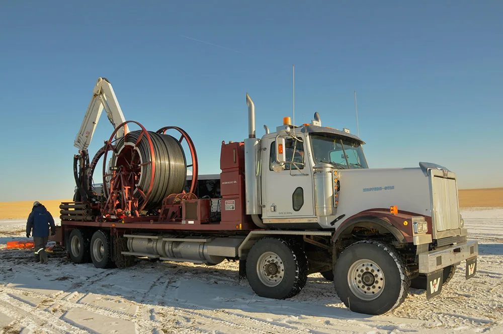 Side profile of Edge Wireline field unit at a winter location